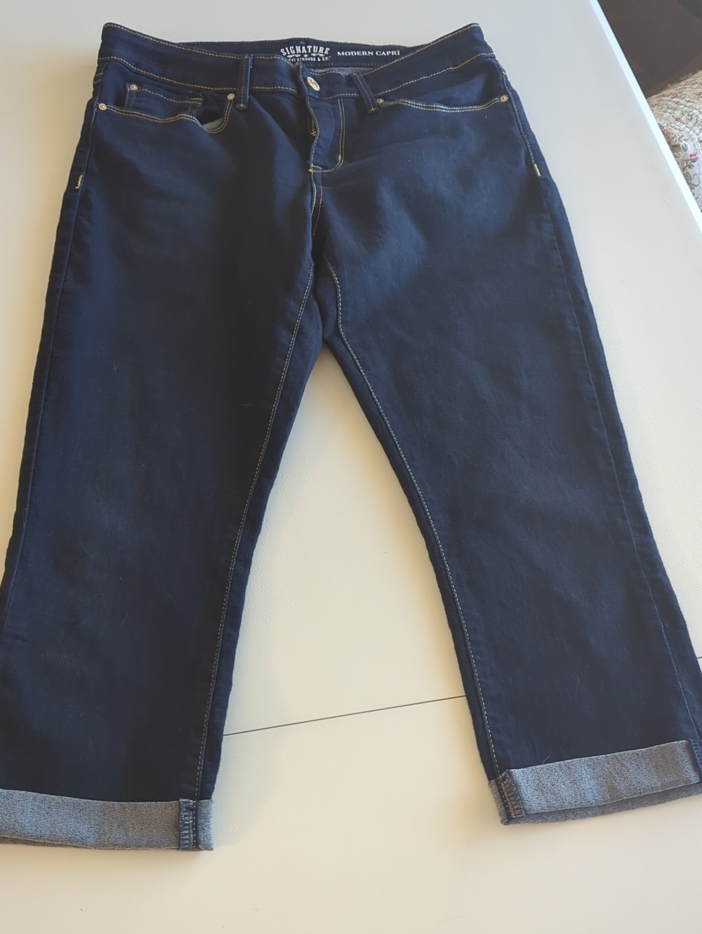 Signature by Levi Strauss Navy Cropped Capri Jeans with Rolled Cuff